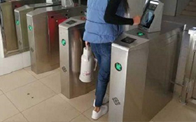 人脸识别门禁为建立智慧小区保驾护航